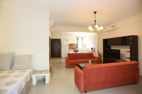 Villa Argo 3 - Beachfront, Big Gardens, Location!
