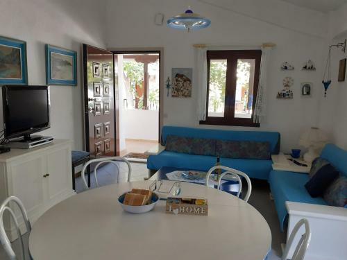 Spacious House 100 Metres From The Beach