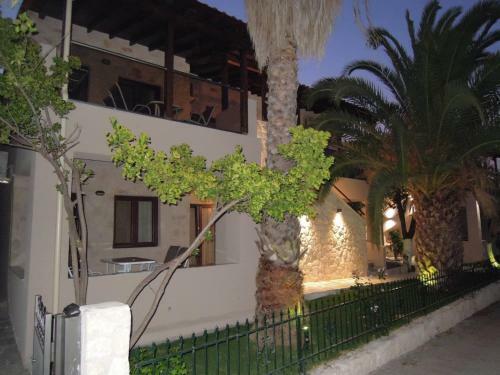 Nikolas Apartments