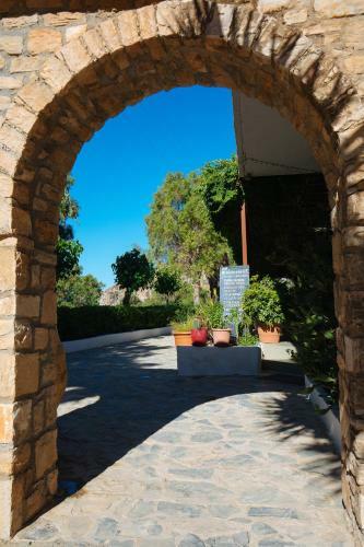 Hostal Preveli Crete - Dionysos Tavern & Rooms