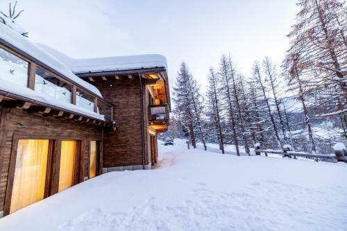 Chalet Imbosc'ch� - 5 Beautiful Rooms In Charming B&B
