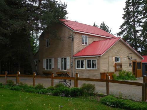 Chalets & Appartements Au Chant De La Rivi�re