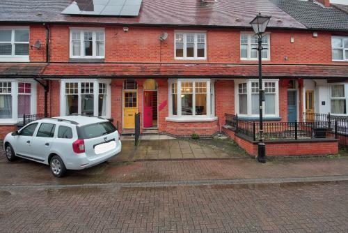 Merton House - Entire Modern City Centre Home