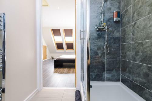 Bright&modern Contractor House By Niji Short Stays