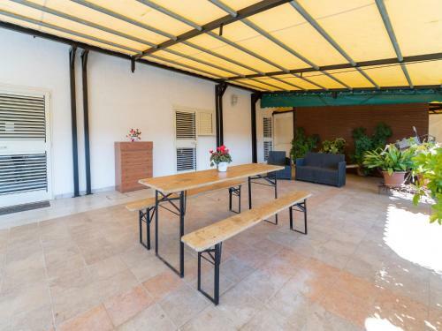 Pleasant Holiday Home In Priverno With Swimming Pool