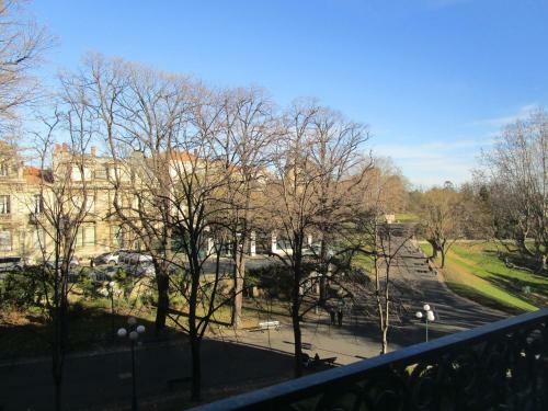 Hotel H�tel Des Po�tes Avec Garage Priv�
