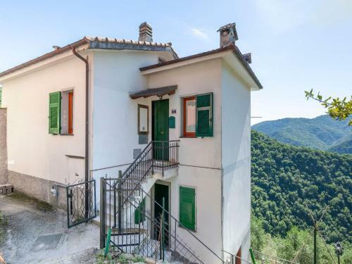 Cosy Apartment In Avegna Overlooking Stunning Panoramic View
