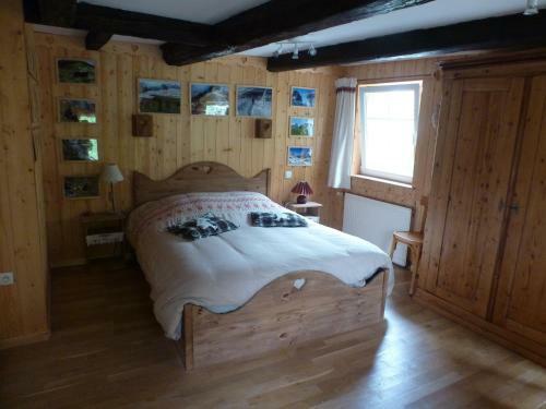 Hostal La Ferme Aux Cadrans Solaires