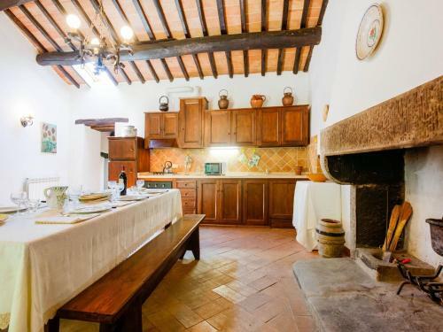 Rustic Farmhouse In Cortona With Private Garden