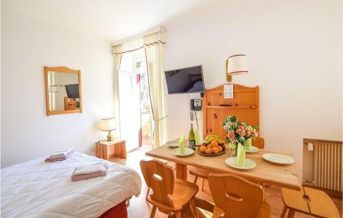 Beautiful Apartment In Dobbiaco With Sauna