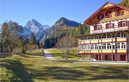 Awesome Apartment In Dobbiaco With Sauna