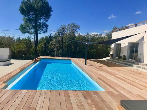 Grande Villa Design Avec Piscine Au Calme
