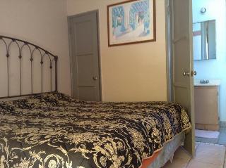 Pavilions Motel