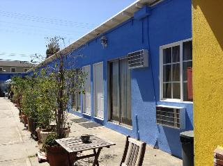 Pavilions Motel