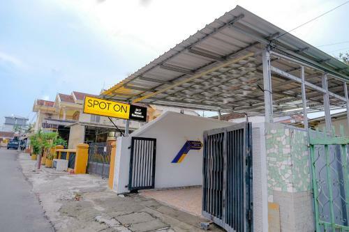 Hotel Spot On 2417 Melati Residence