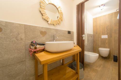 Maison Julie-lungo La Via Francigena