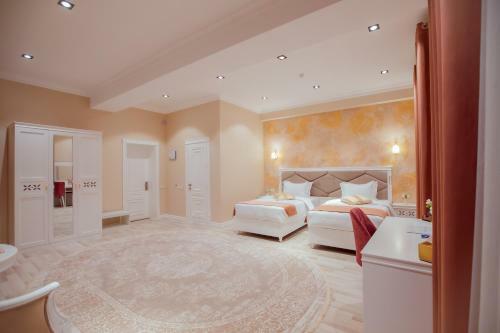 Silk Road Empire Hotel