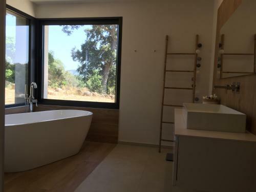 Villa 3 Chambres + Studio 8 Pers Avec Piscine