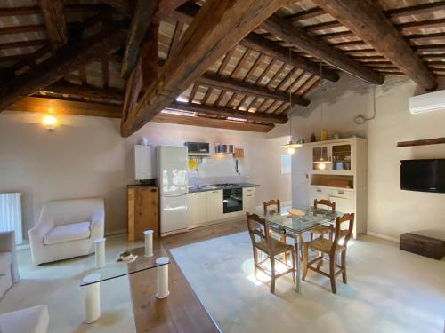 Apartamento Incastrum - La Soffitta In Centro