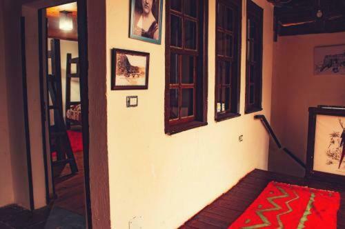 Hostel Edward Lear 1848