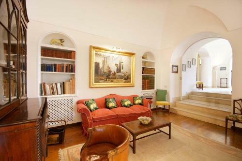 Villa Features Unique And Timeless Details