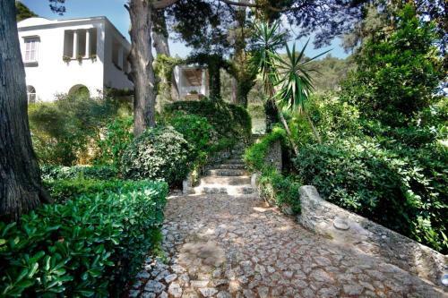 Villa Features Unique And Timeless Details