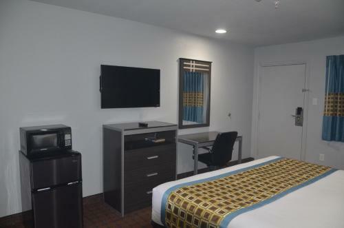 Motel Travelers Inn & Suites