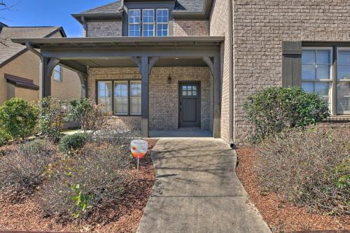 Family Home With Pool Access Near Birmingham!