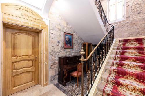 Hostal Suite Imp�riale Maison de L'�glise Du Couvent
