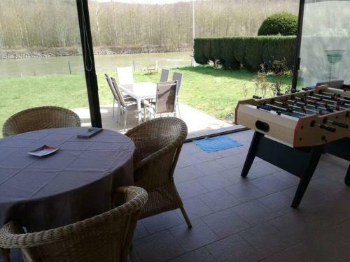Maison Bucolique � Anh�e, Vue Meuse Et Falaises
