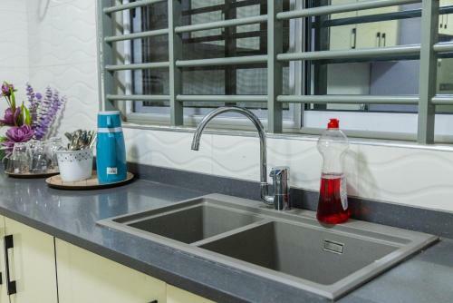 Hostal Luxury 4 Bedroom House In Spintex, Accra