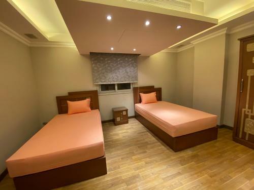 Modern Design & Large Apartment In Front Of Giza Pyramids