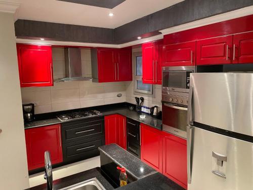 Modern Design & Large Apartment In Front Of Giza Pyramids