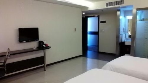 Fairyland Hotel Dongfeng Plaza