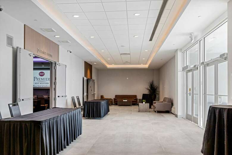 Coast Plaza Hotel And Conference Center