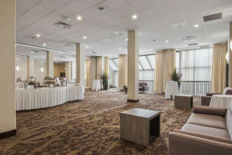 Coast Plaza Hotel And Conference Center