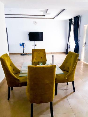 Boujie Apartment With Lovely Room