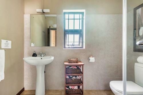 Villa Vakoa - Tranquil Villa With Lush Gardens