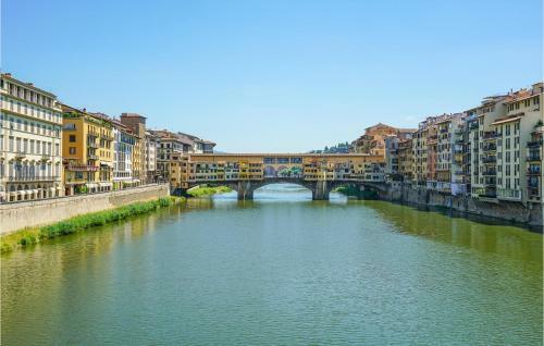 Beautiful Apartment In Signa With 2 Bedrooms