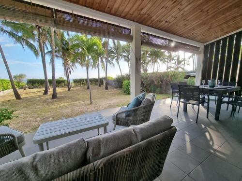 Villa & Bungalow 'coco Des Sables' Les Pieds Dans L'eau