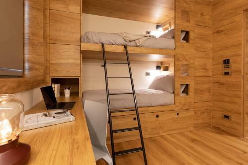 Apartamento Hostdomus - Lynx Luxury Suite
