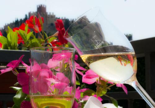 Hostal La Finestra Sul Castello