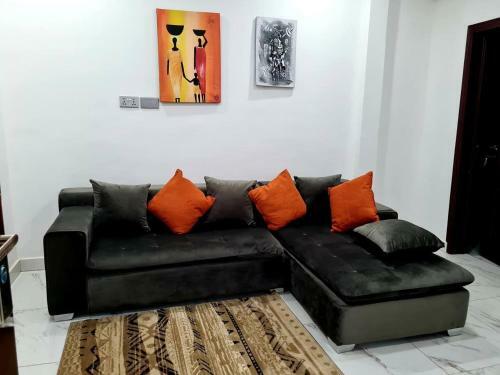 Beautiful 1bed Apartment In Adenta Wifi
