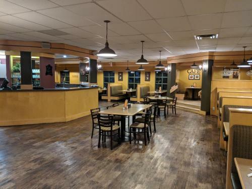 Hotel Best Canadian Motor Inns-lloydminster