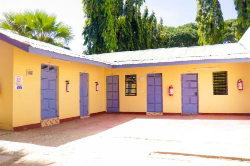 Hotel Cs Guest House And Apartment