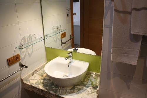 Bed & Breakfast Hostal La Ribera Del J�car
