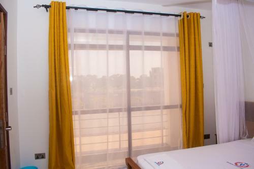 Queens Court Hotel