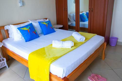 Cozy, Spacious, Quiet Executive Furnished Apartment