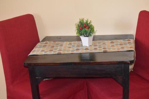 Zawadi's Two Bedroom Apartment Ruaka