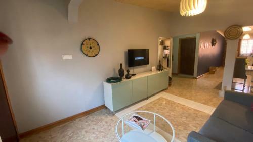 Beautiful 1-bed House In Tema Community 9